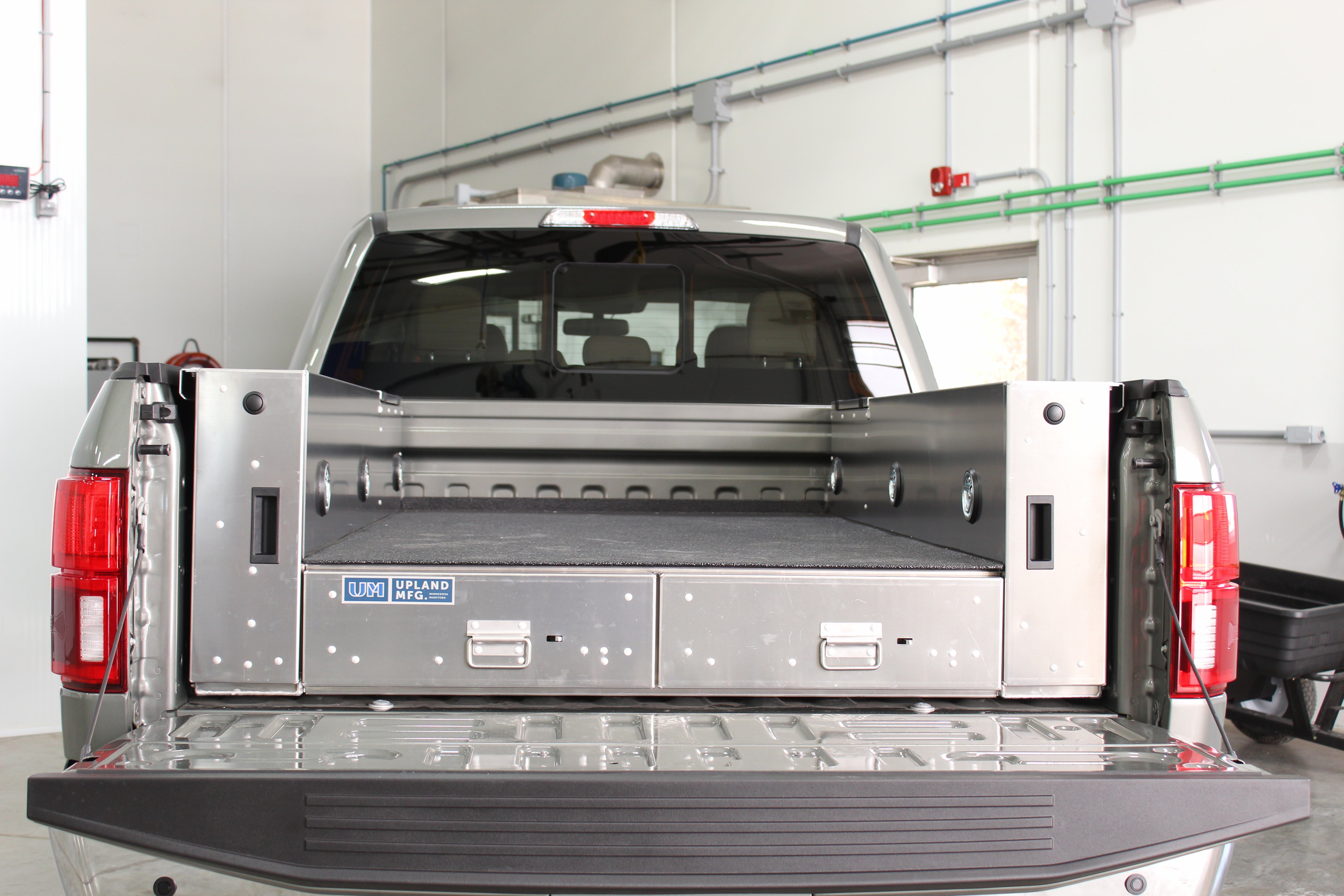 Complete Truck Bed Toolbox