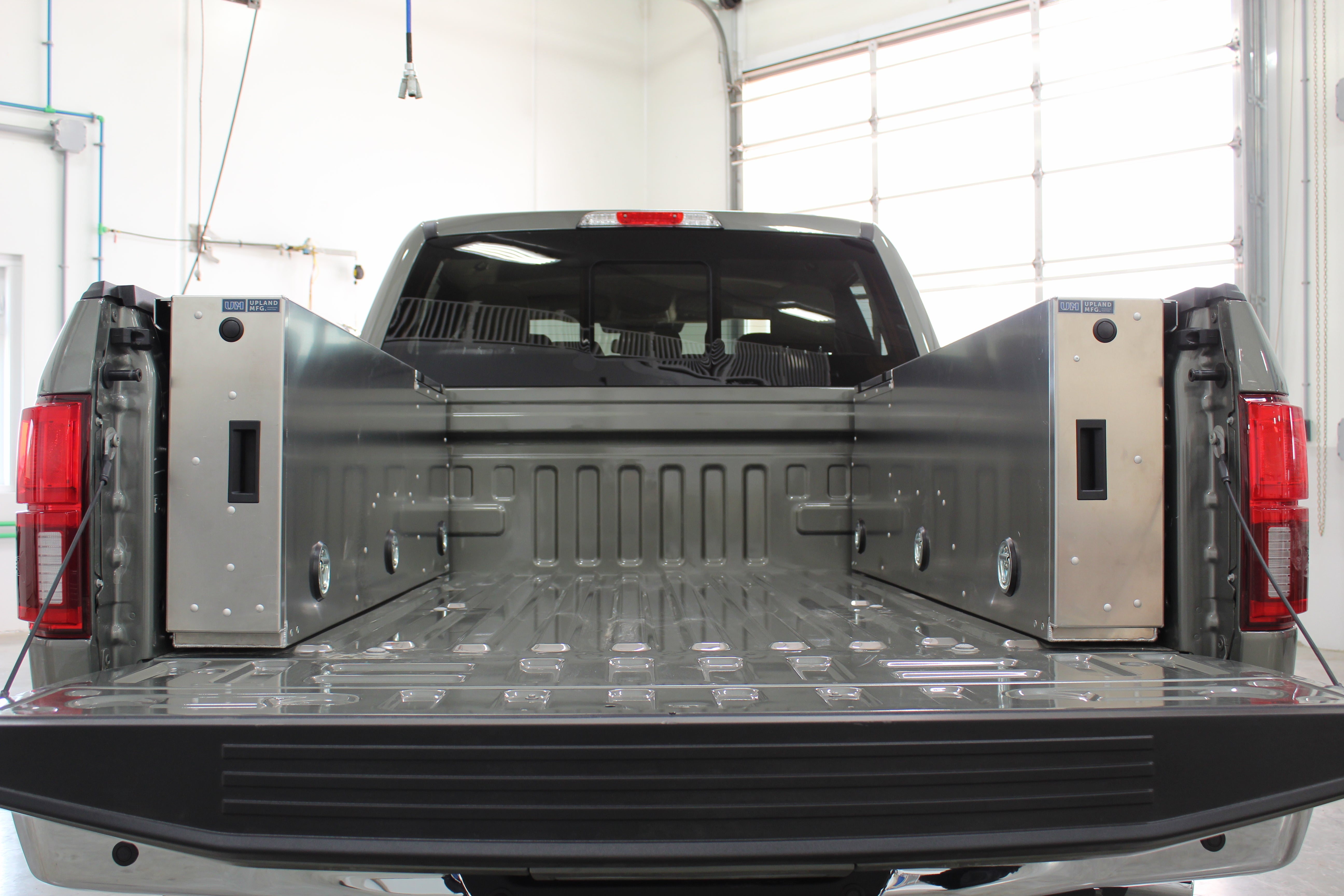 Complete Truck Bed Toolbox