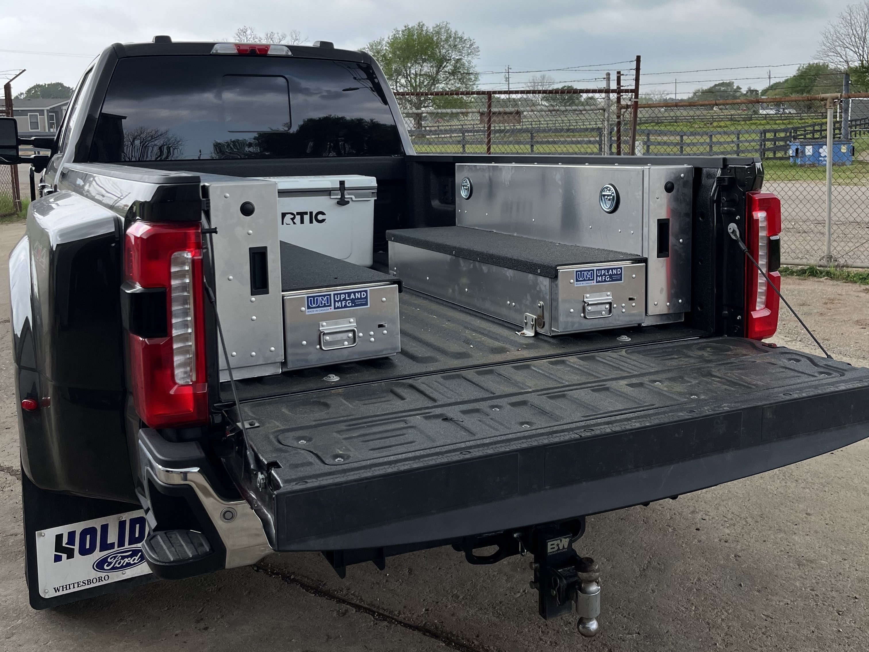 Plastic vs Aluminum Tool Boxes