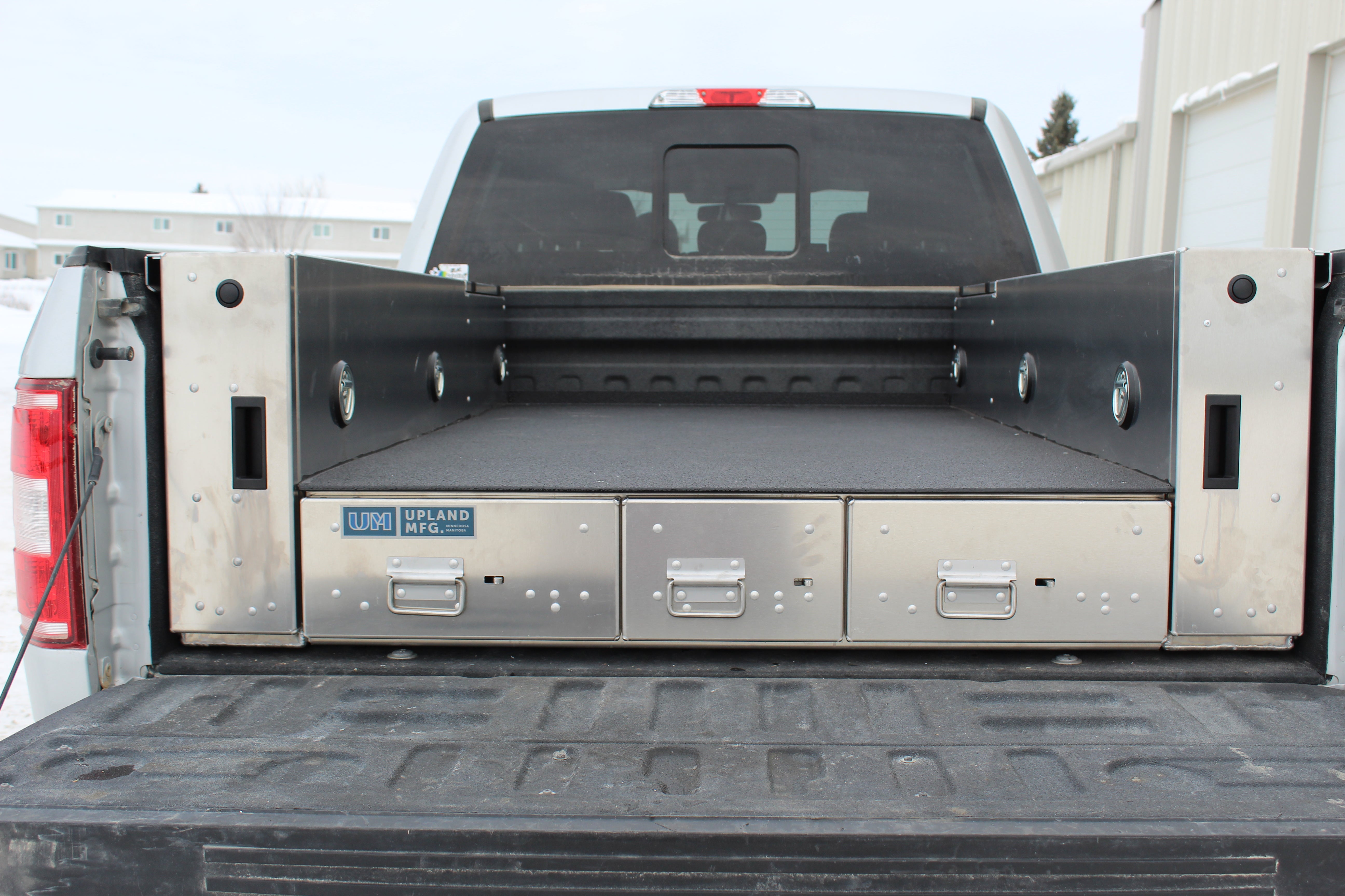 Complete Aluminum Truck Bed Toolbox